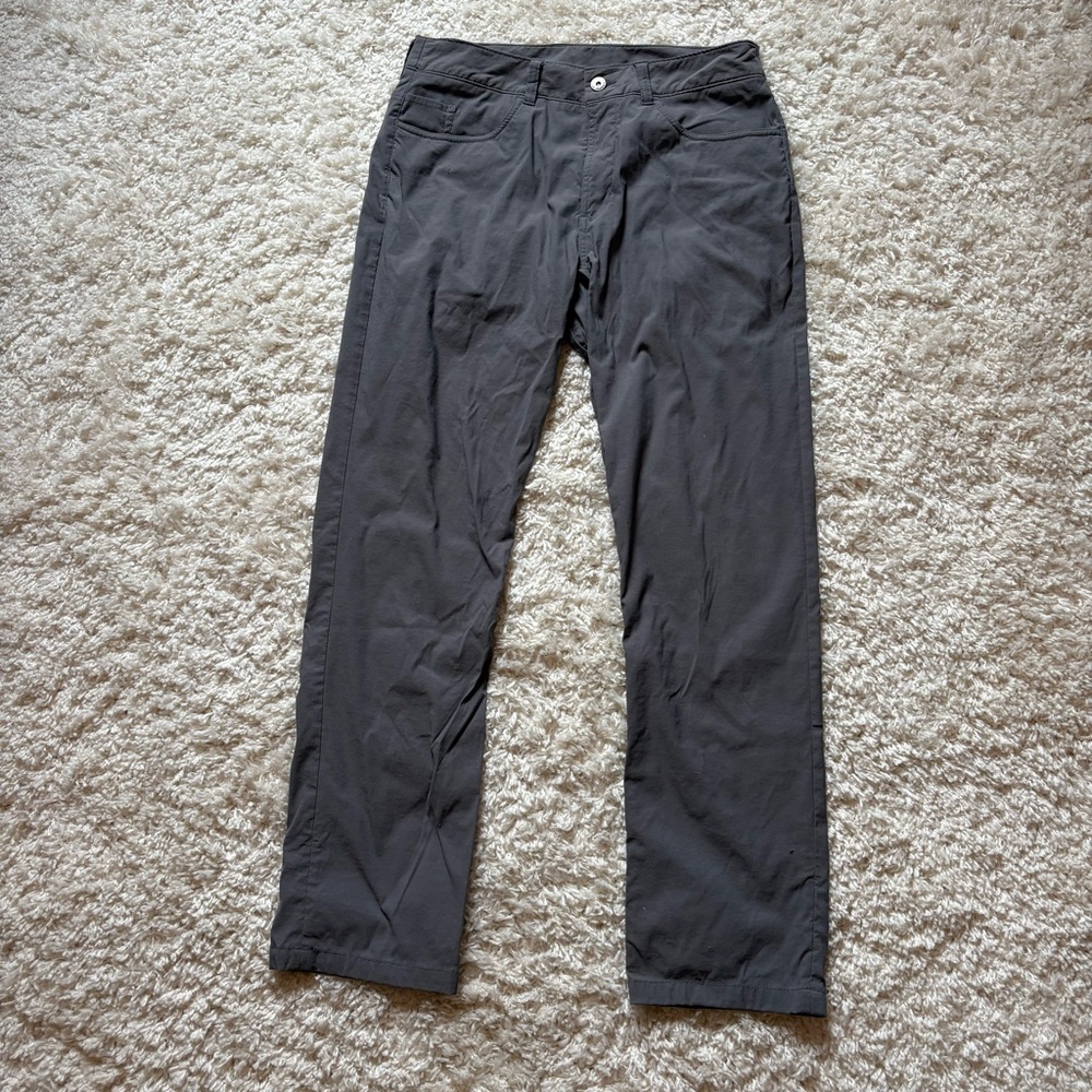 The North Face Grey 5 Pocket Pant. Size 32/30.